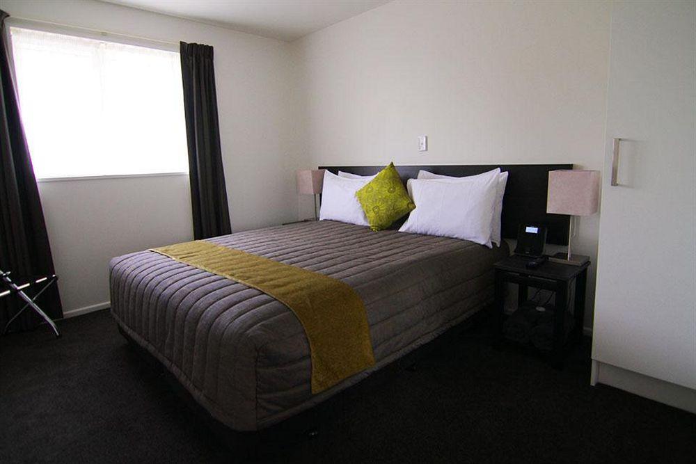 Airport Palms Motel ไครสต์เชิร์ช ภายนอก รูปภาพ